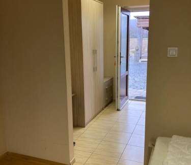 Holisa House | Turistická ubytovňa Zlatka