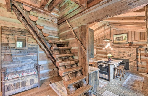 Clyde Cabin | 'Turkey Hollow Cabin' w/Stunning Open Views!