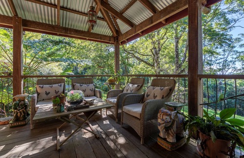 Mount Glorious Apartment | Turkey's Nest - Macadamia Rainforest Suite