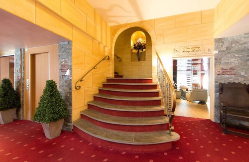 Davos-Dorf Hotel | Turmhotel Victoria - INCL. LIFT PASS Double room/addl. bed, shower/wc (Superior, max. 2 adults 1 child), BB