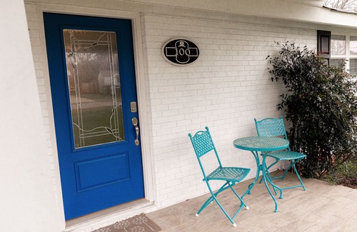 Concord House | Turn key house on quiet cul-de-sac, close to Concord attractions