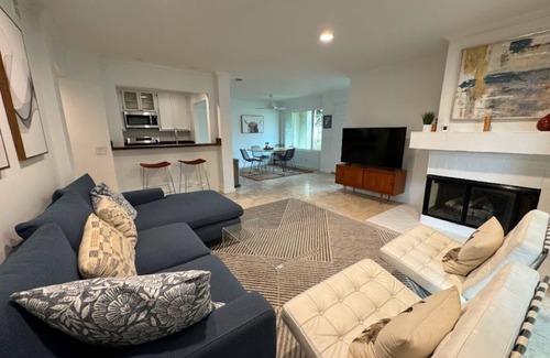 Oxnard Shores Condo | Turnkey Beachside Condo with Pool, Spa, Gym and More