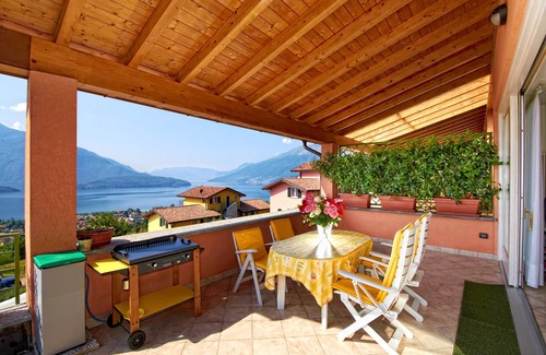 Vercana Apartment | Turquoise House - with fantastic lake view