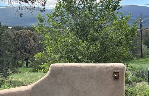 Sandia Knolls Cottage | Turquoise Trail mountain gem