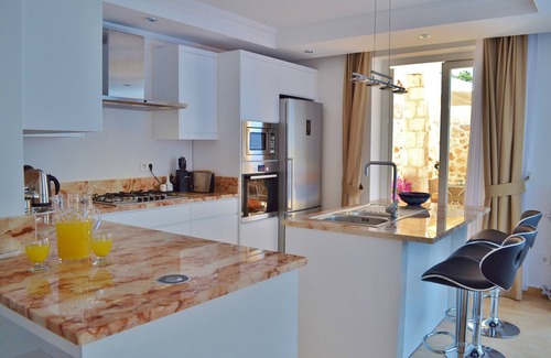 Kas Villa | TURTLE BAY VILLA, Large private infinity pool, Sleeps 8, modern & beautiful