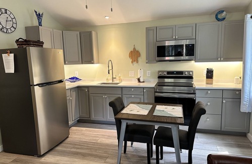 Valley Lee Cottage | Turtle Cove at Cedar Cove Marina