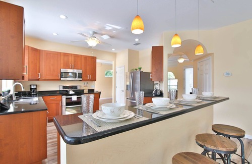 Palma Sola House | Turtle Cove! Heated Pool, Movie Room, Pool Room, Lakeview, Close to Anna Maria