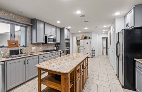 Kerrville House | Turtle Creek House, 4 Bedrooms, 5 Bathrooms, only 8 miles south of Kerrville.