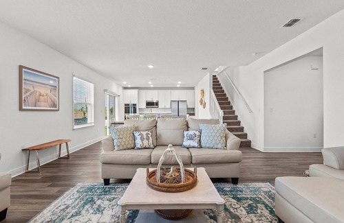 Ocean View Halifax Estates House | Turtle Paradisena | Spacious Home Just One Block From the Beach!