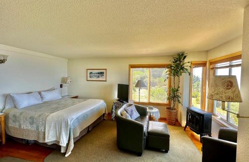 Trinidad Bed & Breakfast | Turtle Rocks Oceanfront Inn