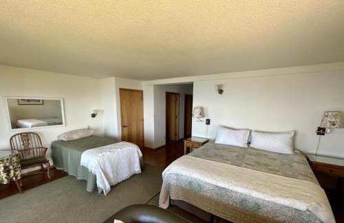 Trinidad Bed & Breakfast | Turtle Rocks Oceanfront Inn