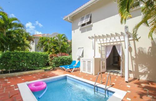 Porters Villa | Turtle View 2 by Bluescape