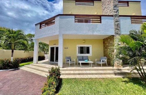 Las Palmas Villa | Turtle Villa @Las Palmas Beach, Dixon Cove