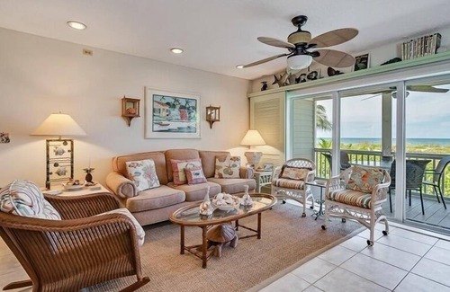 Boca Grande House | Turtleback 09 3 Bedroom Villa by RedAwning