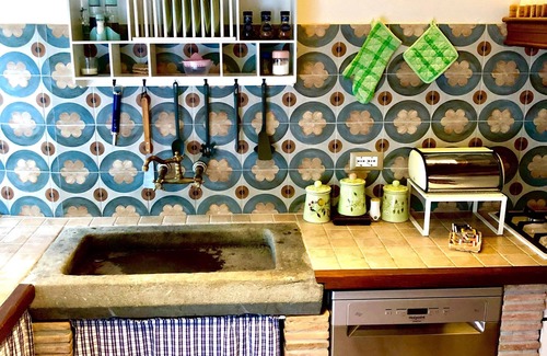 SantʼAndrea di Compito House | Tuscan farmhouse with large private garden.