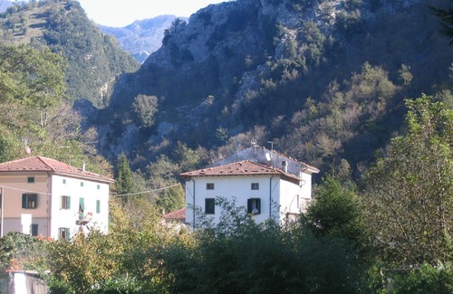 Casoli House | Tuscan house with garden, terrace, panoramic view and access to river