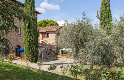 San Pietro in Bossolo Cottage | Tuscan Cottage with 2 Pools