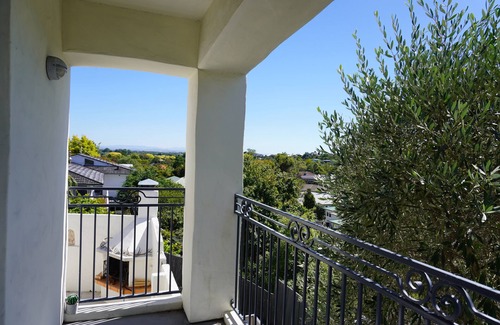 Havelock North House | Tuscan Villa with a view.