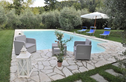 Montemagno Villa | Tuscan Villa with A/C, WIFI and private swimming pool