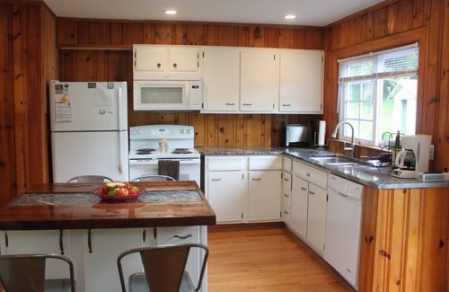 Upperglade House | Tuttle Farm, Riverfront 3 BR Home with Mountain and Forest Views