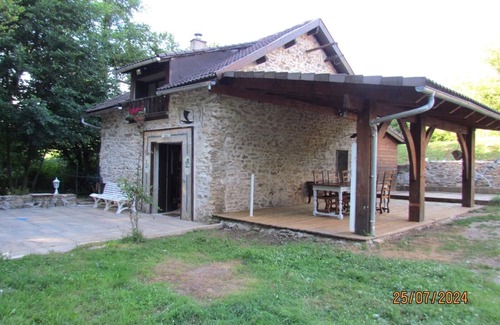 Elan Limousin Avenir Nature House | Twelfth-century mill in a green setting.