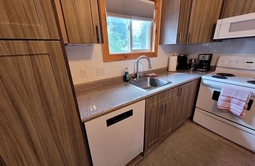 Petawawa Cabin | Twin 1 Cabin at Pine Ridge Park