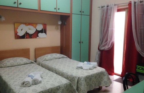 Rabat House | Twin/Double room with private Terrace and shared Bathroom, close to Mdina