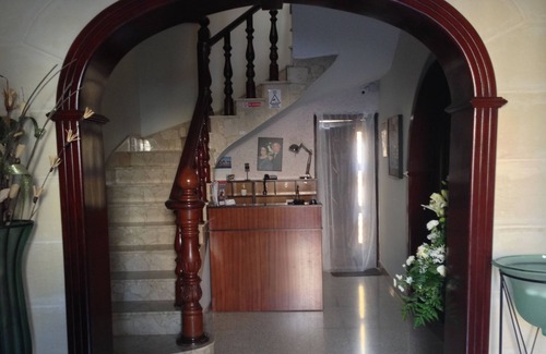 Rabat House | Twin/Double room with private Bathroom, close to Mdina