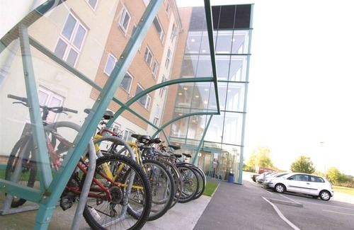 Harrow Hotel | Twin Ensuite (Self-catering) at Harrow Hall University of Westminster London