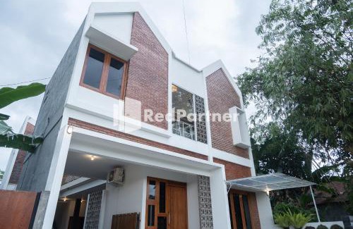 Ngemplak Hotel | Twin House near UII Yogyakarta Mitra RedDoorz