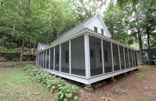 Rome Cottage | Twin Oaks on Great Pond