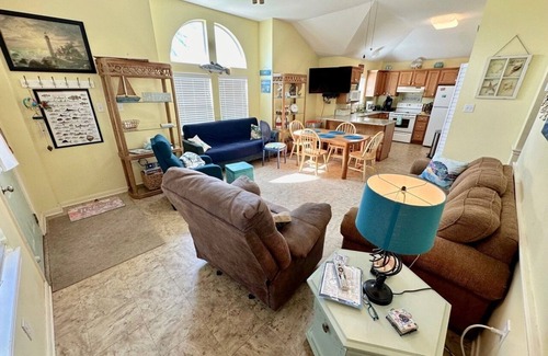 Port O Connor House | TWIN PALMS Close to Beach - Pets Add Fees