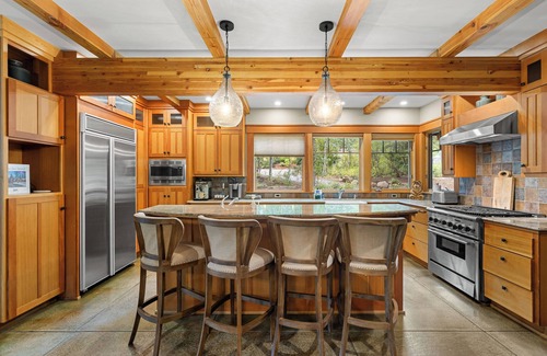 Ponderosa Palisades House | Twin Pine Retreat | Large Yard w/Hot Tub