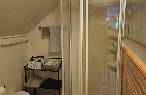 Gwinn Apartment | Twin Pines Lake HousenOn beautiful Johnson LakenGwinn, MI