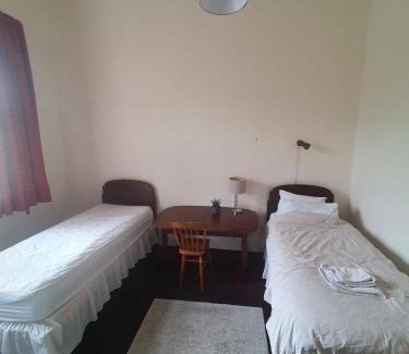 Fermoy House | Twin Room at Richmond house Fermoy