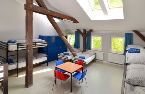 Guben Apartment | Twin room (shared shower / toilet / washbasin on floor) 15 - Hostel in Guben