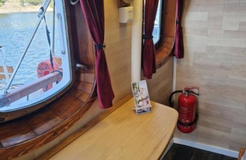 Sodertalje Boat Rental | Twin Room with Lake View Yacht