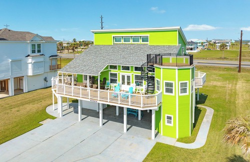 Indian Beach House | 💎Twist of Lime w/Ocean Views, Just Steps from Sand💎