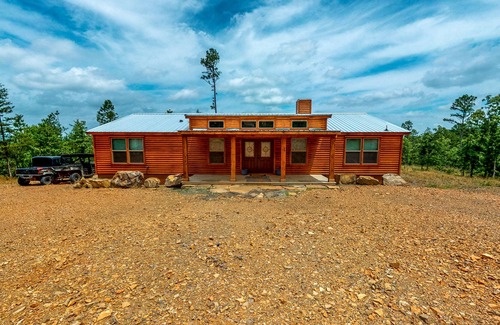 Stringtown House | Two Adjacent Cabins - Channel Access, Kayaks, Canoe & Firepit - Dog-Friendly