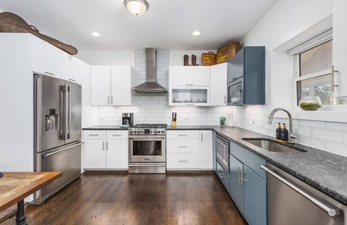 Belmont - Hillsboro House | TWO Adjacent Homes in 12 South, Belmont - Sleeps 20 People