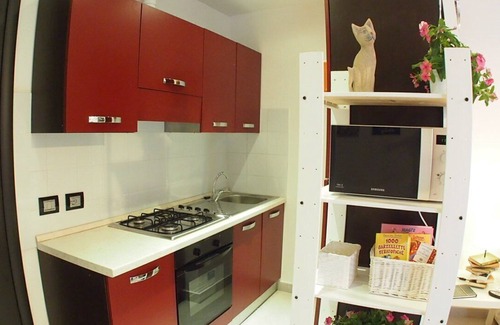 Aurelio Apartment | Two apartments for groups or families up to 9 In St. Peter area, courtyard