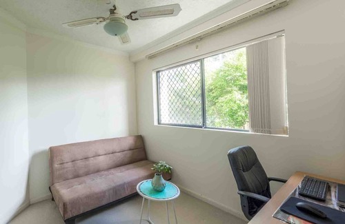 Burleigh Heads Apartment | Two Bed Apartment in the heart of Burleigh Heads