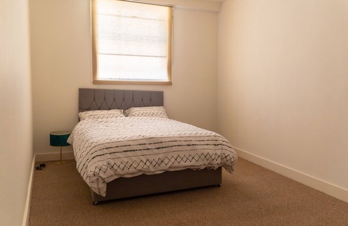 The Docks Apartment | Two bed Central apartment.