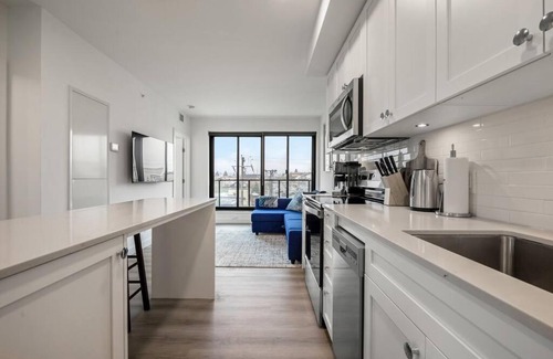 Crescent Heights Apartment | Two Bed Downtown Unit With Parking