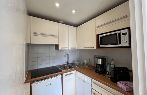 Mandelieu-La-Napoule Apartment | Two bedrooms chic and confortable in a very quiet setting.