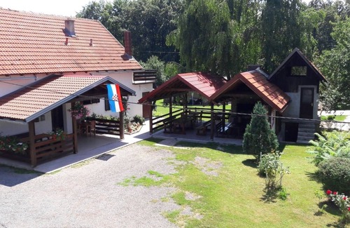Catrnja Apartment | Two bedroom apartment with air-conditioning Smoljanac, Plitvice (A-12345-c)