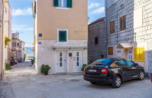Kastela Apartment | Two bedroom apartment with terrace Kaštel Štafilić, Kaštela (A-15110-a)