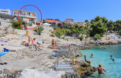 Businci Apartment | Two bedroom apartment near beach Rastići, Čiovo (A-5234-c)