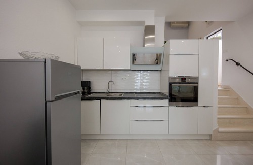 Businci Apartment | Two bedroom apartment near beach Rastići, Čiovo (A-9470-a)