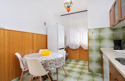 Seget Vranjica Apartment | Two bedroom apartment with terrace and sea view Seget Vranjica, Trogir (A-18487-c)